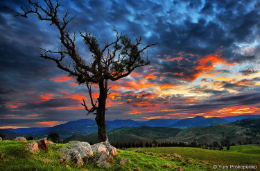 HDR sunset shot taken in Blue Mountains, Australia.